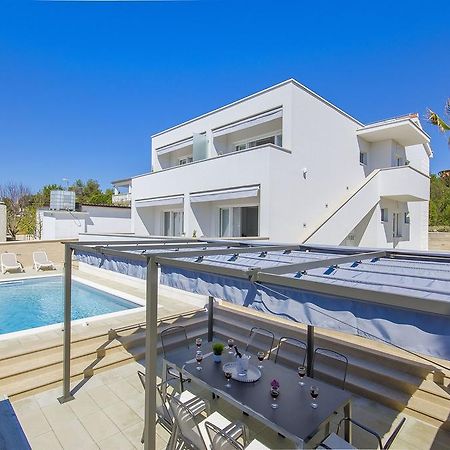 Apartments Villa V ヴィル エクステリア 写真