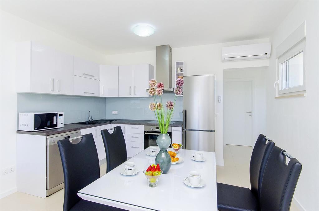 Apartments Villa V ヴィル エクステリア 写真
