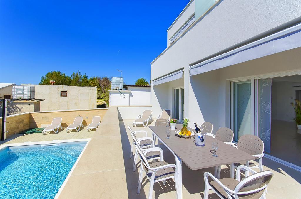 Apartments Villa V ヴィル エクステリア 写真
