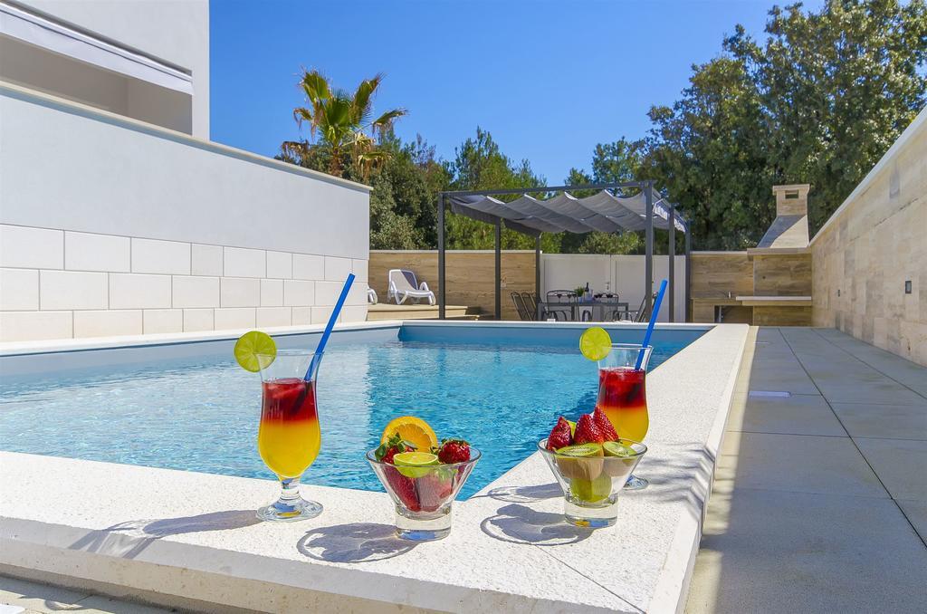 Apartments Villa V ヴィル エクステリア 写真