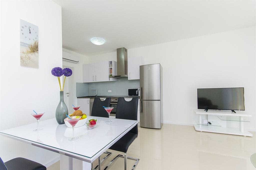 Apartments Villa V ヴィル エクステリア 写真