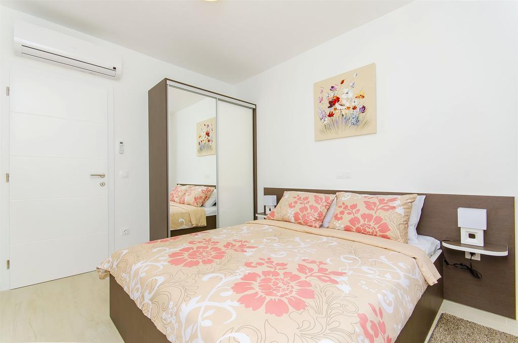 Apartments Villa V ヴィル エクステリア 写真
